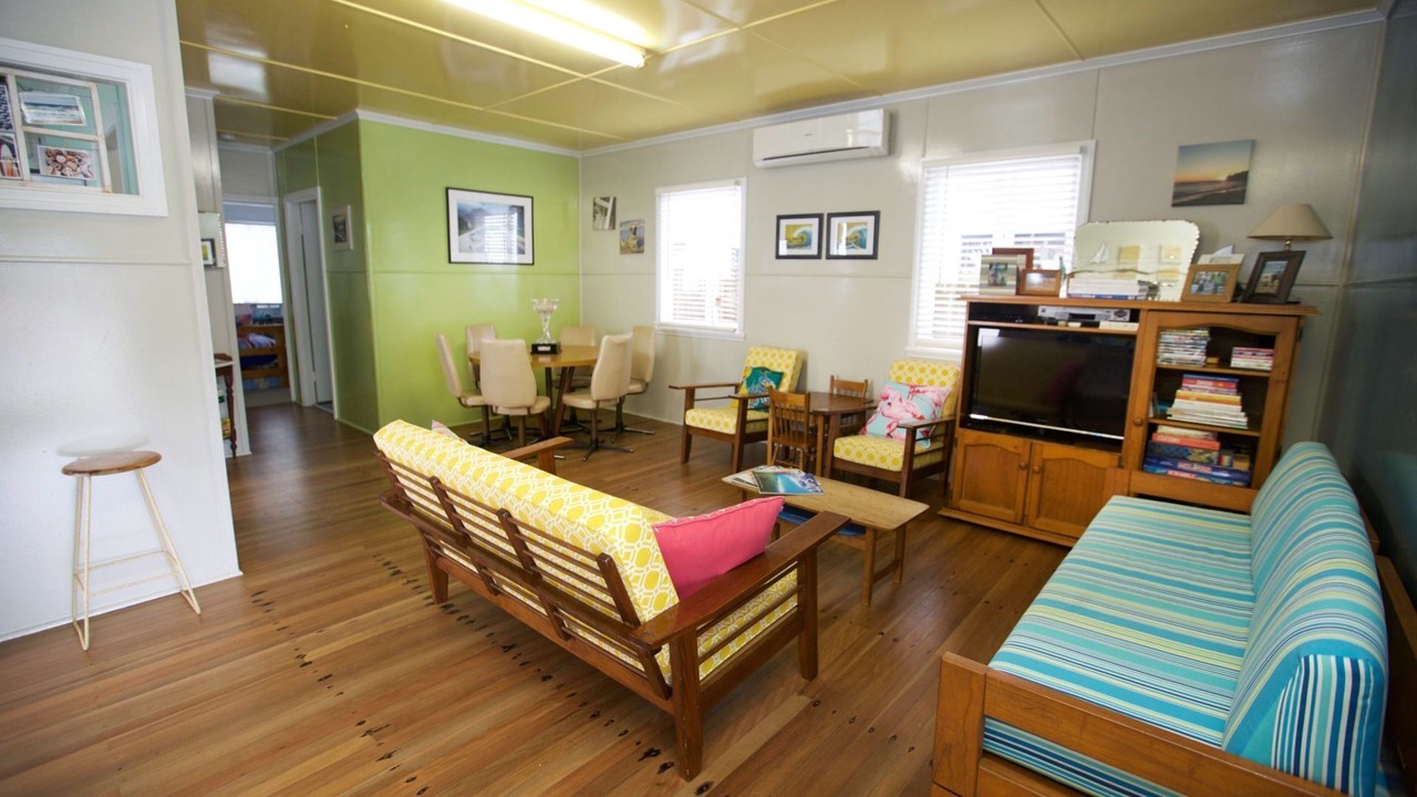 Photo of Livingroom in Moffat Beach