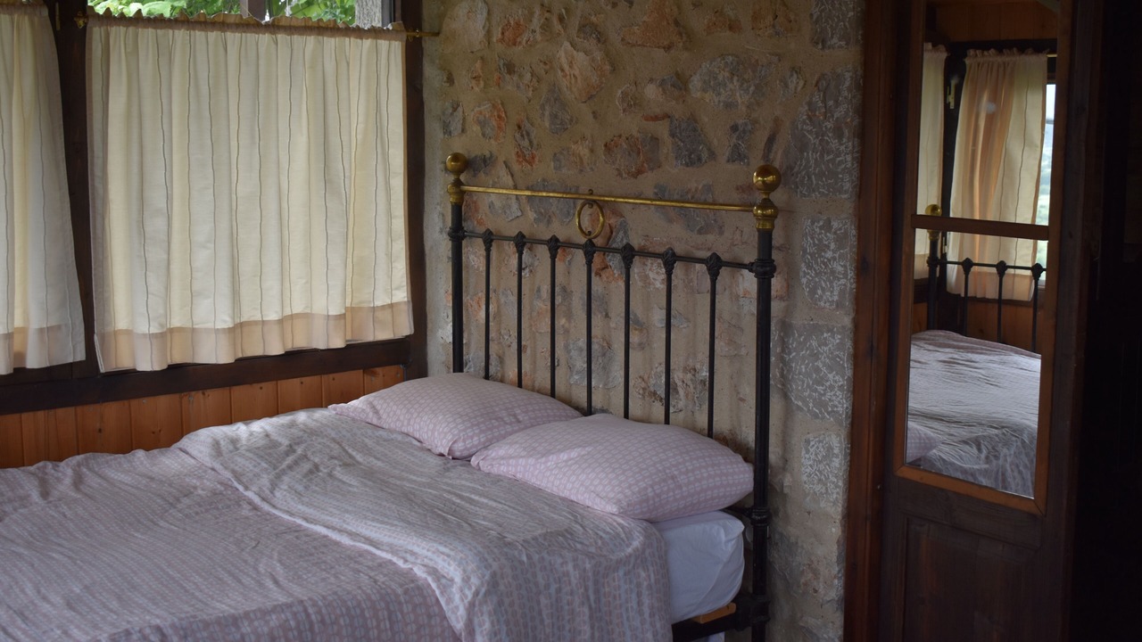 Photo of Bedroom in Lilaia