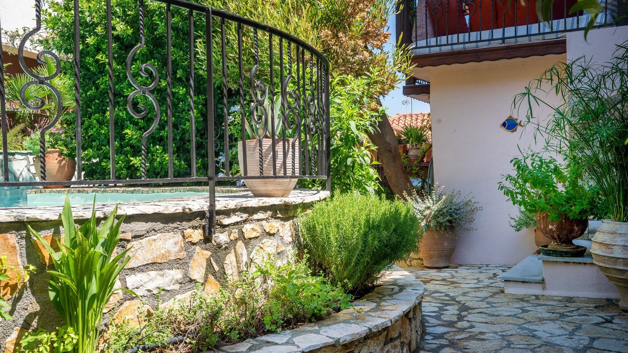 Photo of Outdoor in Platanos
