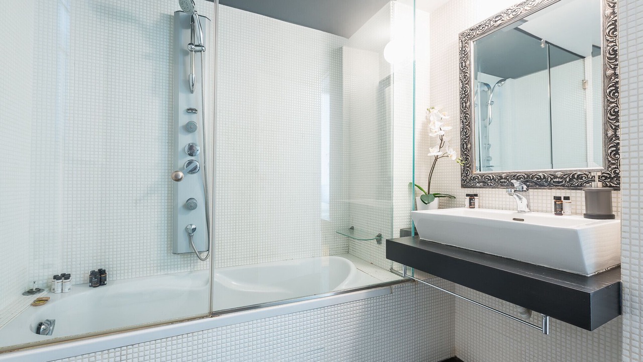 Photo of Bathroom in Neos Kosmos