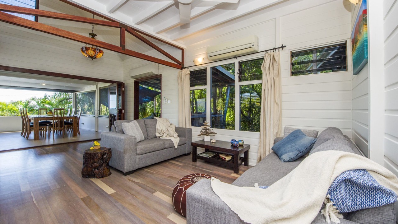 Photo of Livingroom in Horseshoe Bay