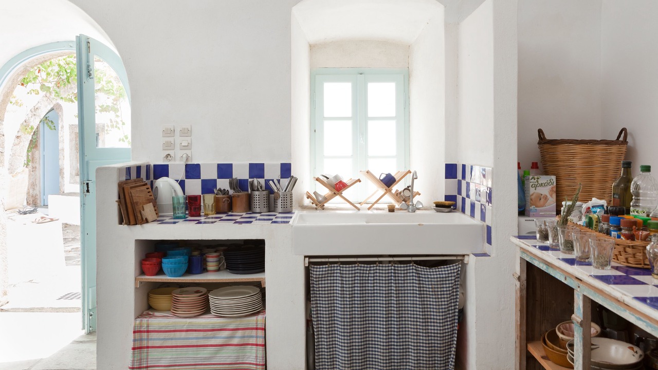 Photo of Kitchen in Milopotamos