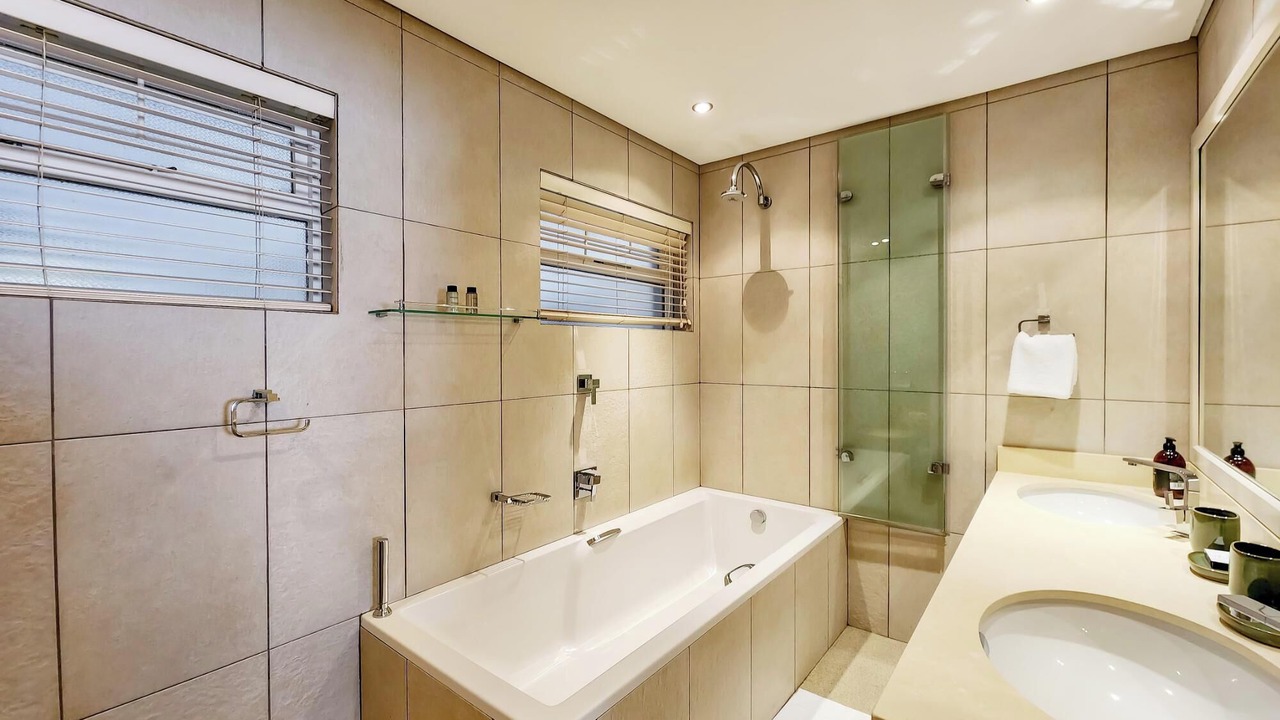 Photo of Bathroom in Three Anchor Bay