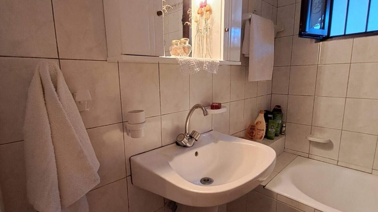 Photo of Bathroom in Gravia