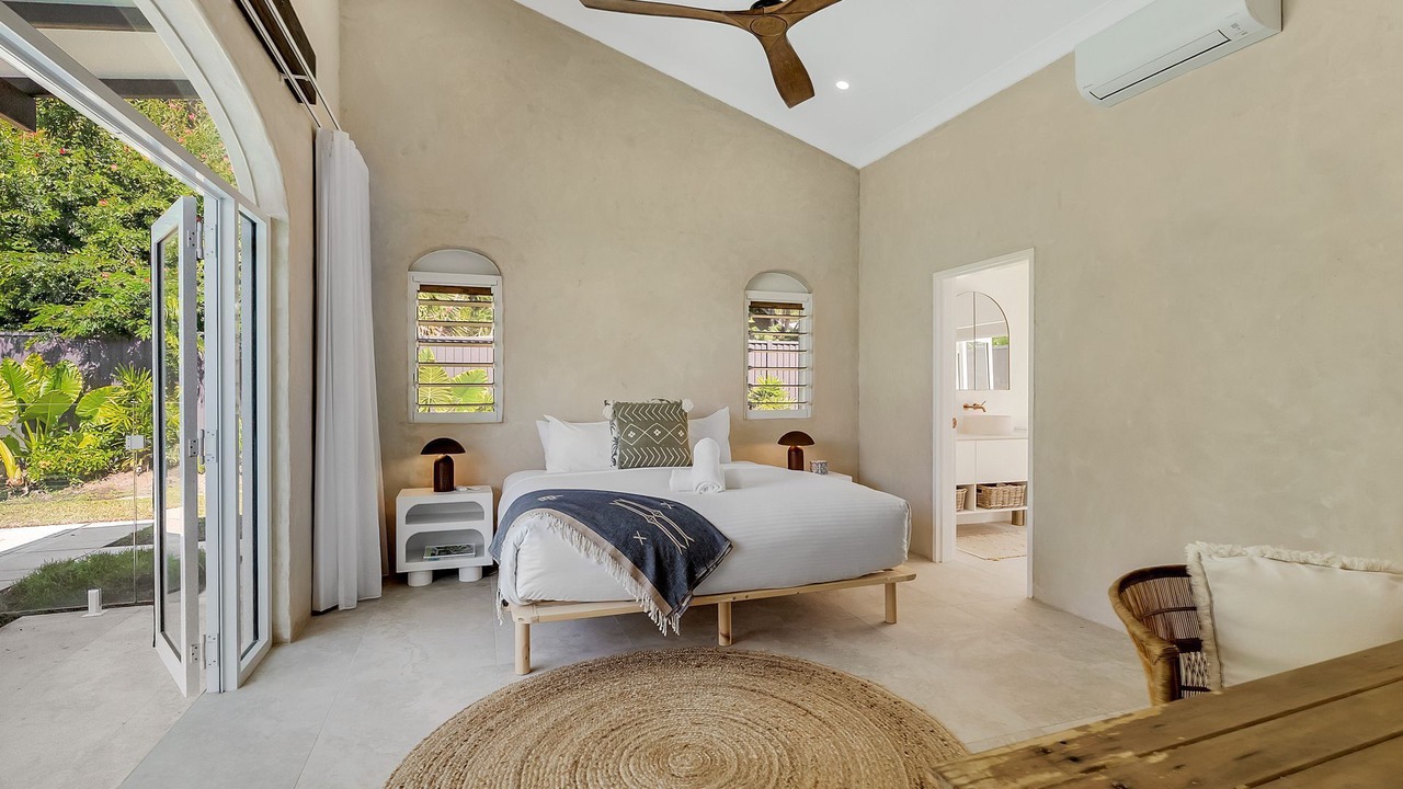 Photo of Bedroom in Clifton Beach