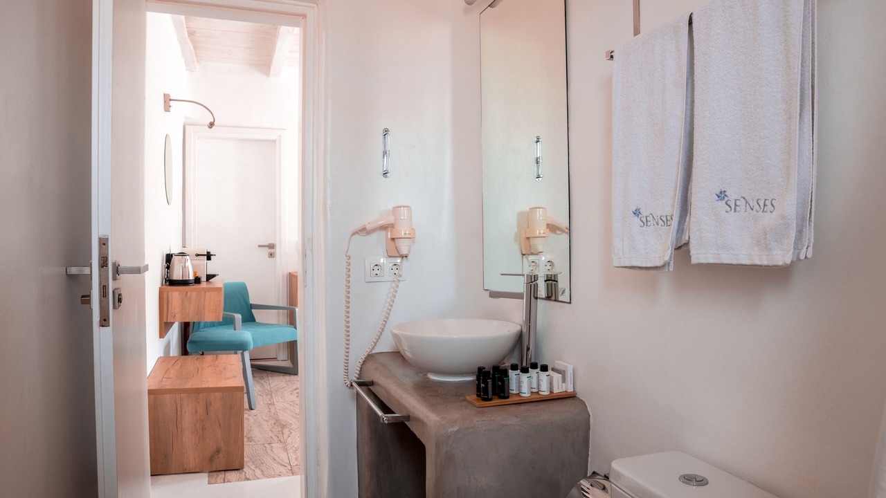 Photo of Bathroom in Elia