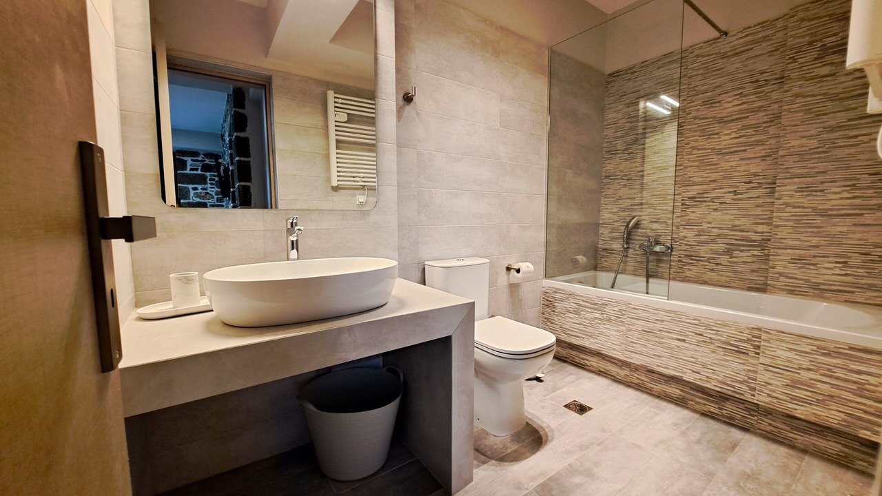 Photo of Bathroom in Mourteri