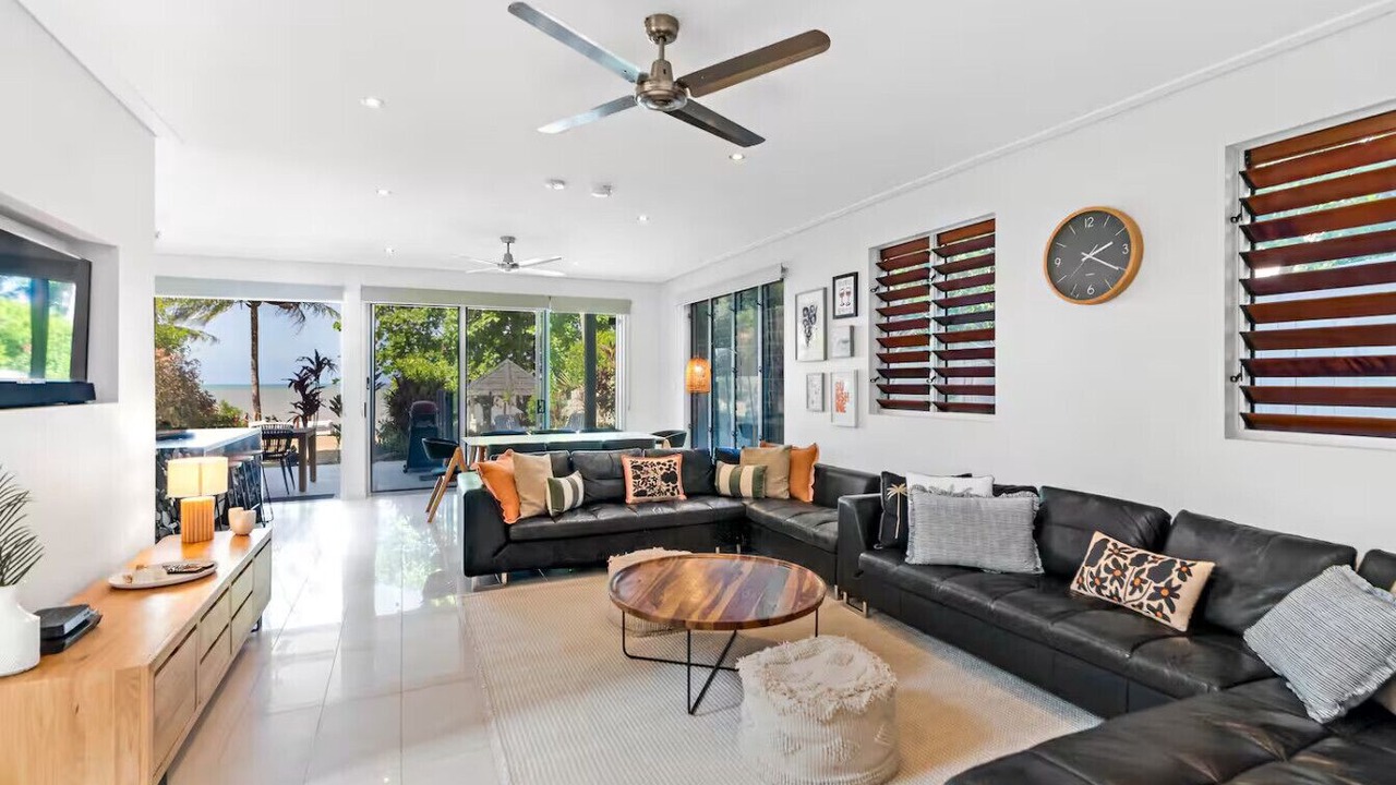 Photo of Livingroom in Trinity Beach