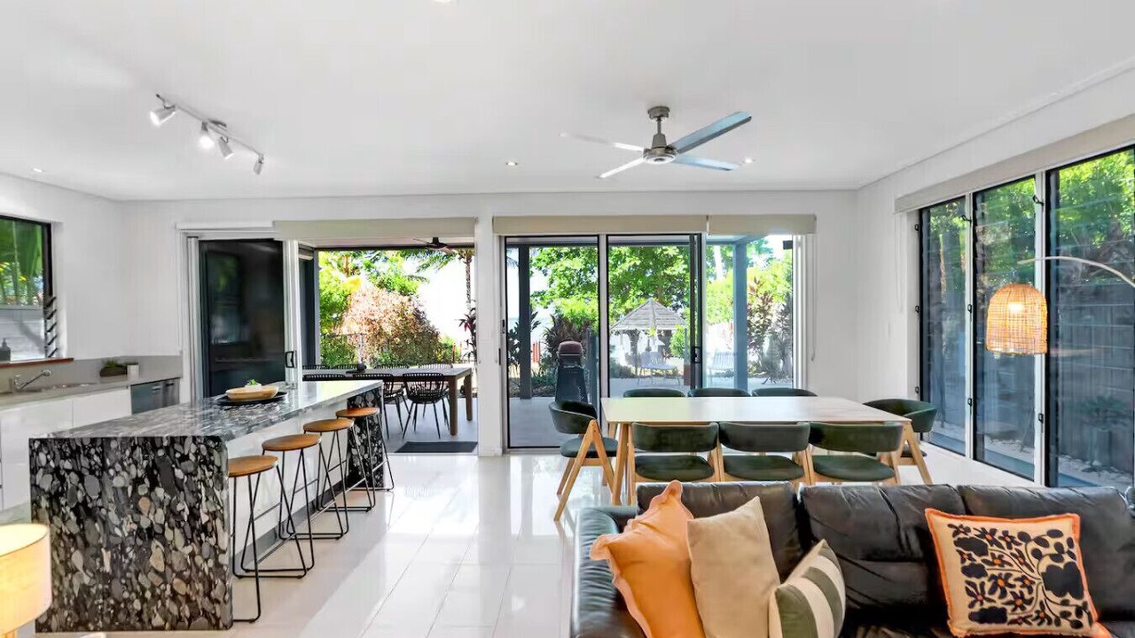 Photo of Livingroom in Trinity Beach