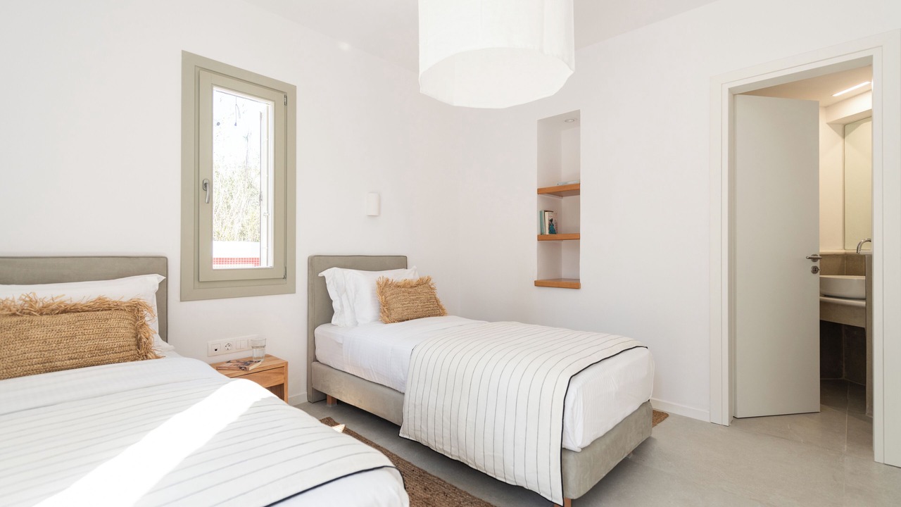 Photo of Bedroom in Drios