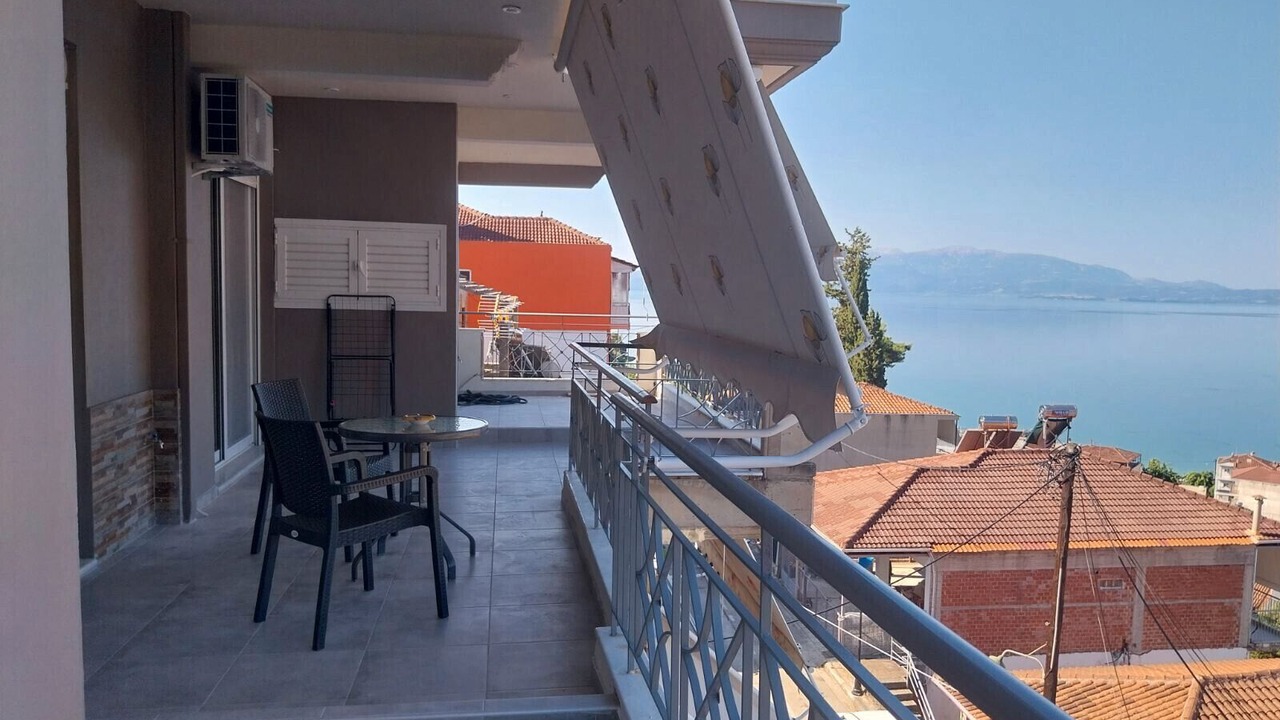 Photo of Patio Balcony in Menidion