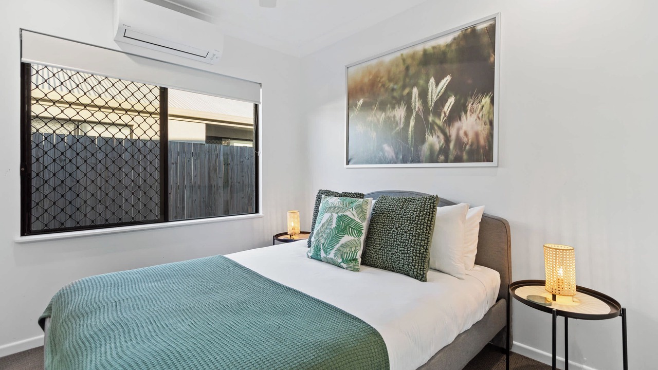 Photo of Bedroom in Trinity Beach