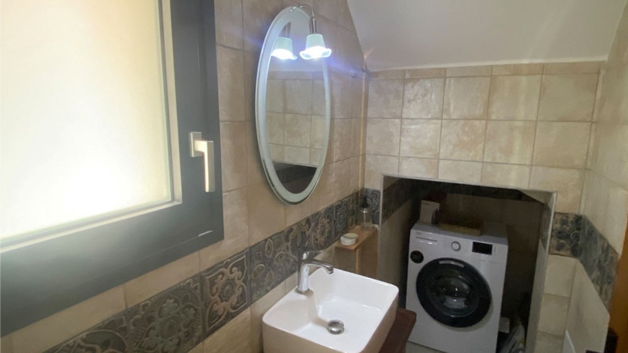 Photo of Bathroom in Pella Region