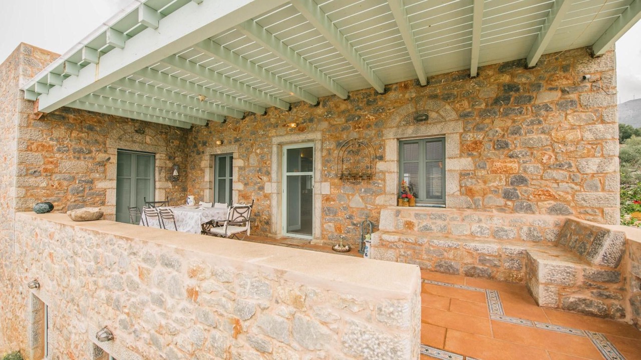 Photo of Outdoor in Omales