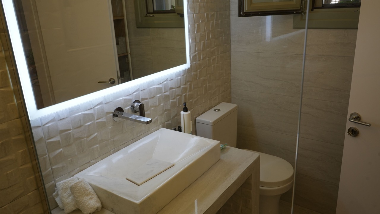 Photo of Bathroom in Aegina Town