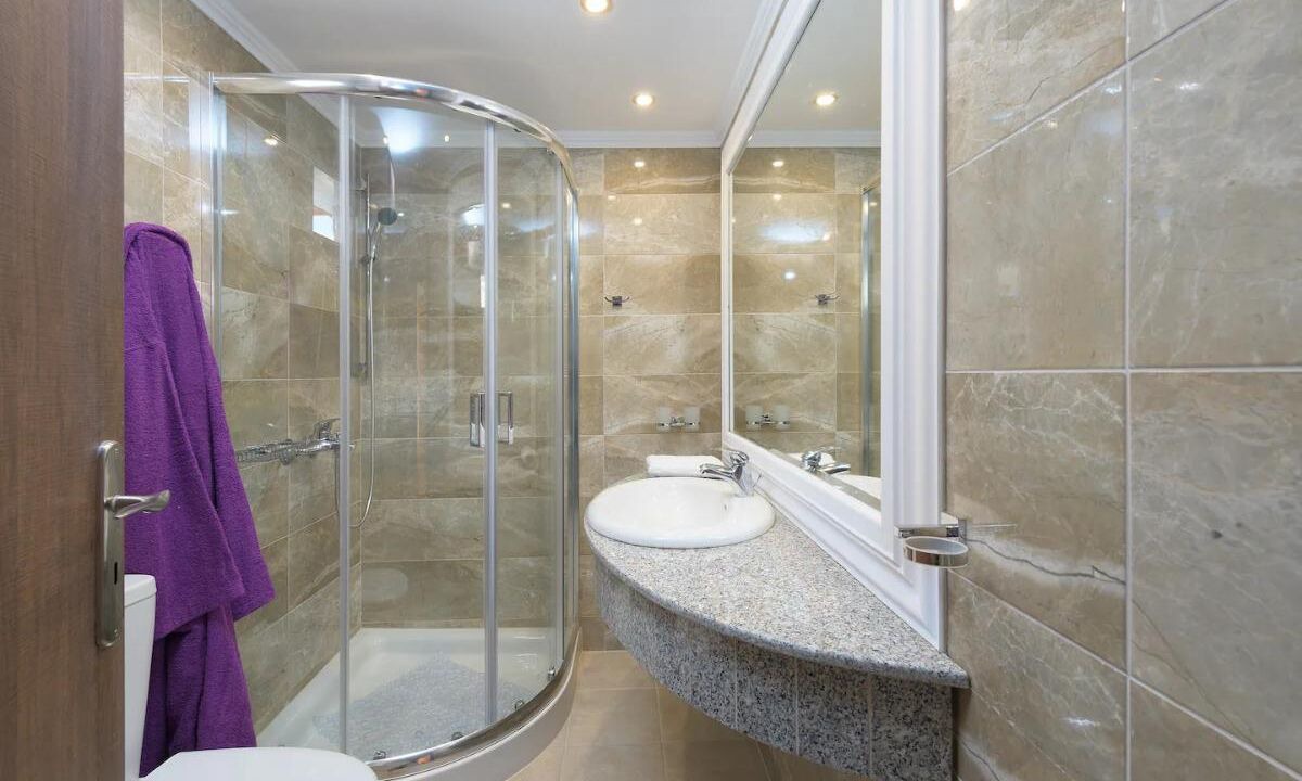 Photo of Bathroom in Haraki