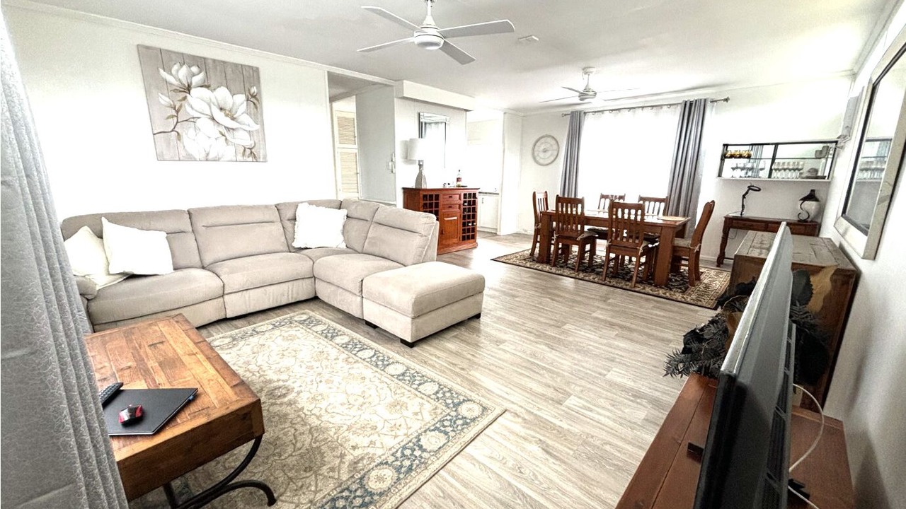 Photo of Livingroom in Barney Point