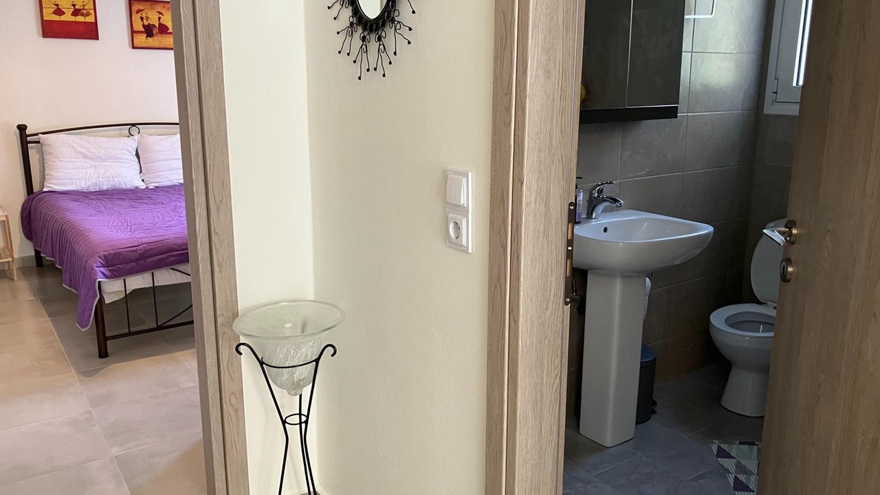 Photo of Bathroom in Kamena Vourla