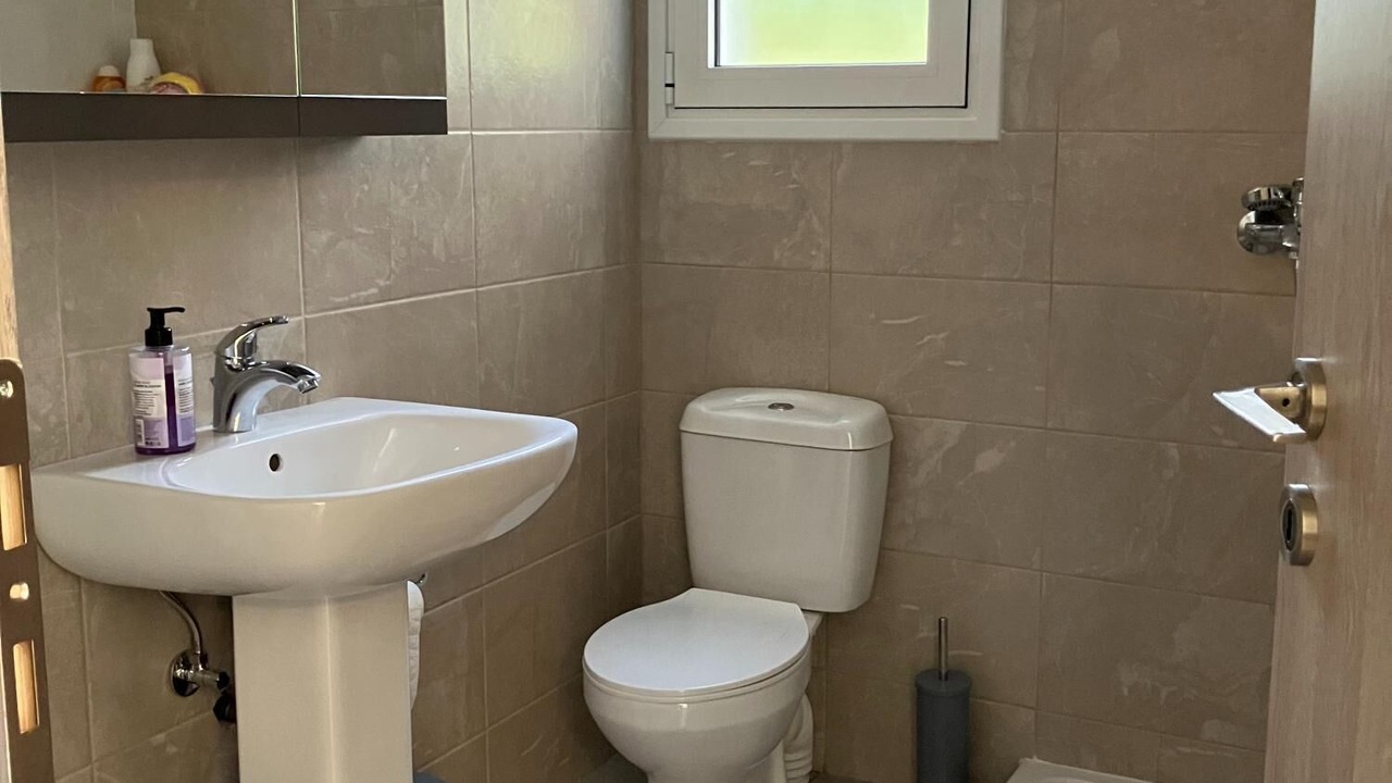 Photo of Bathroom in Kamena Vourla