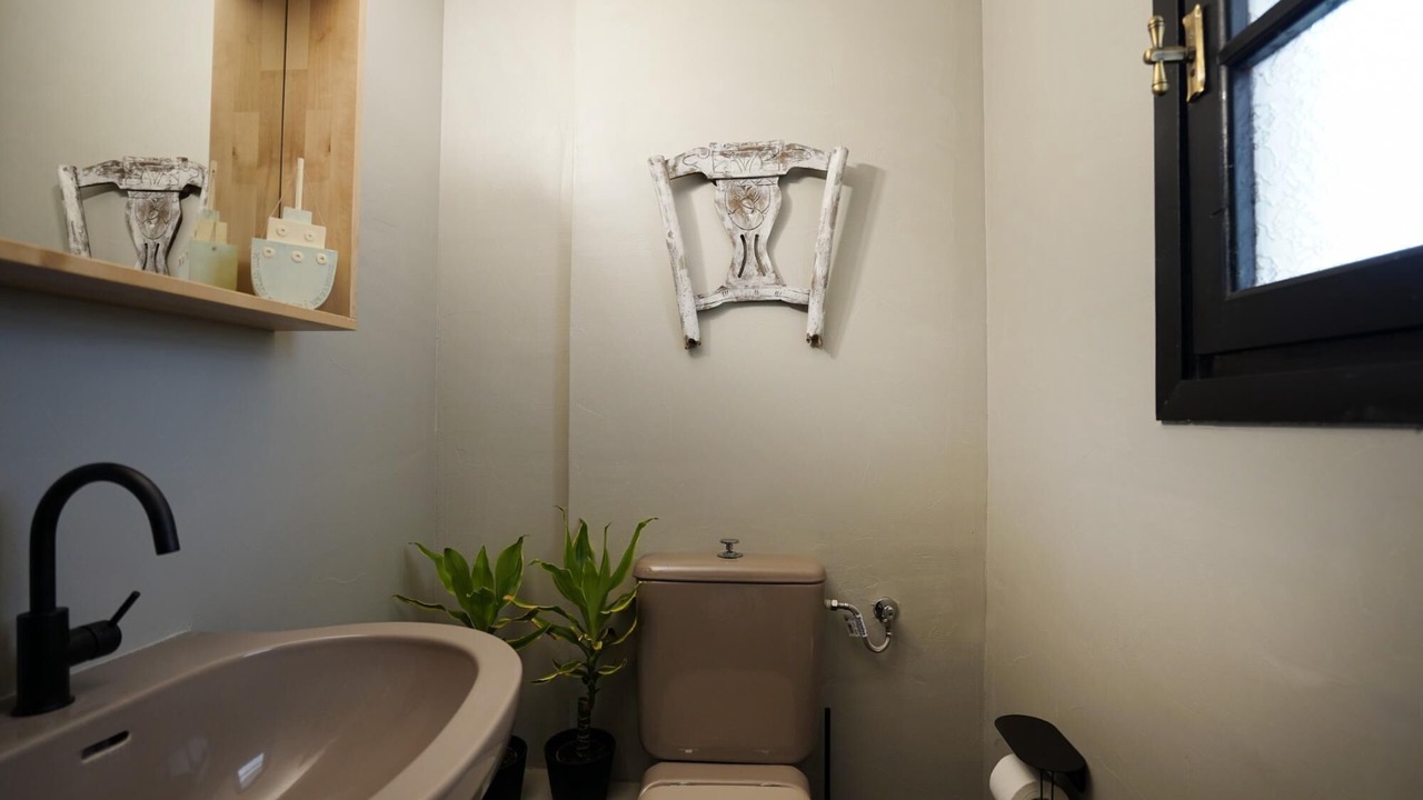 Photo of Bathroom in Vravrona