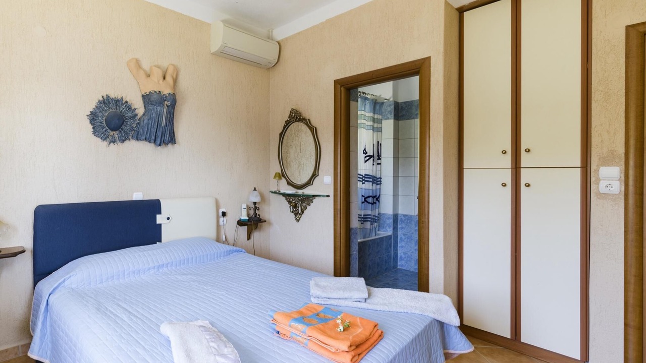 Photo of Bedroom in Pella Region