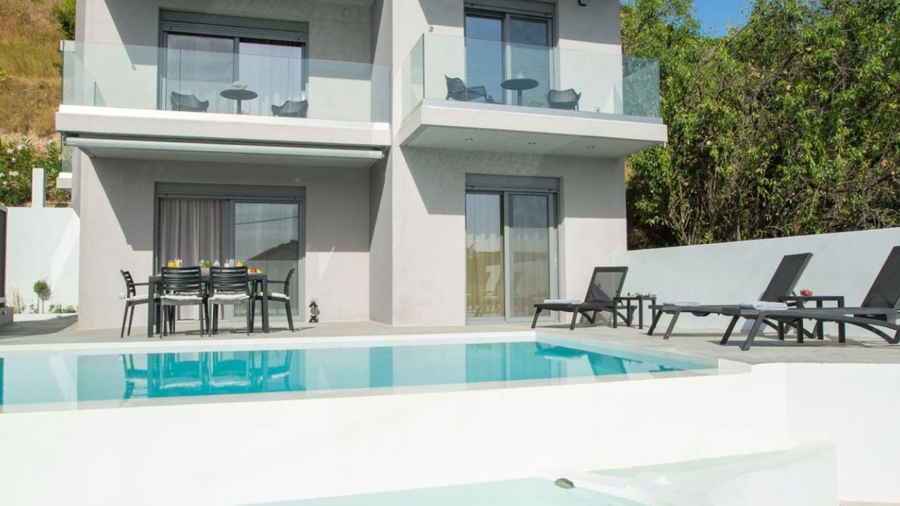 Photo of Outdoor in Apolpaina