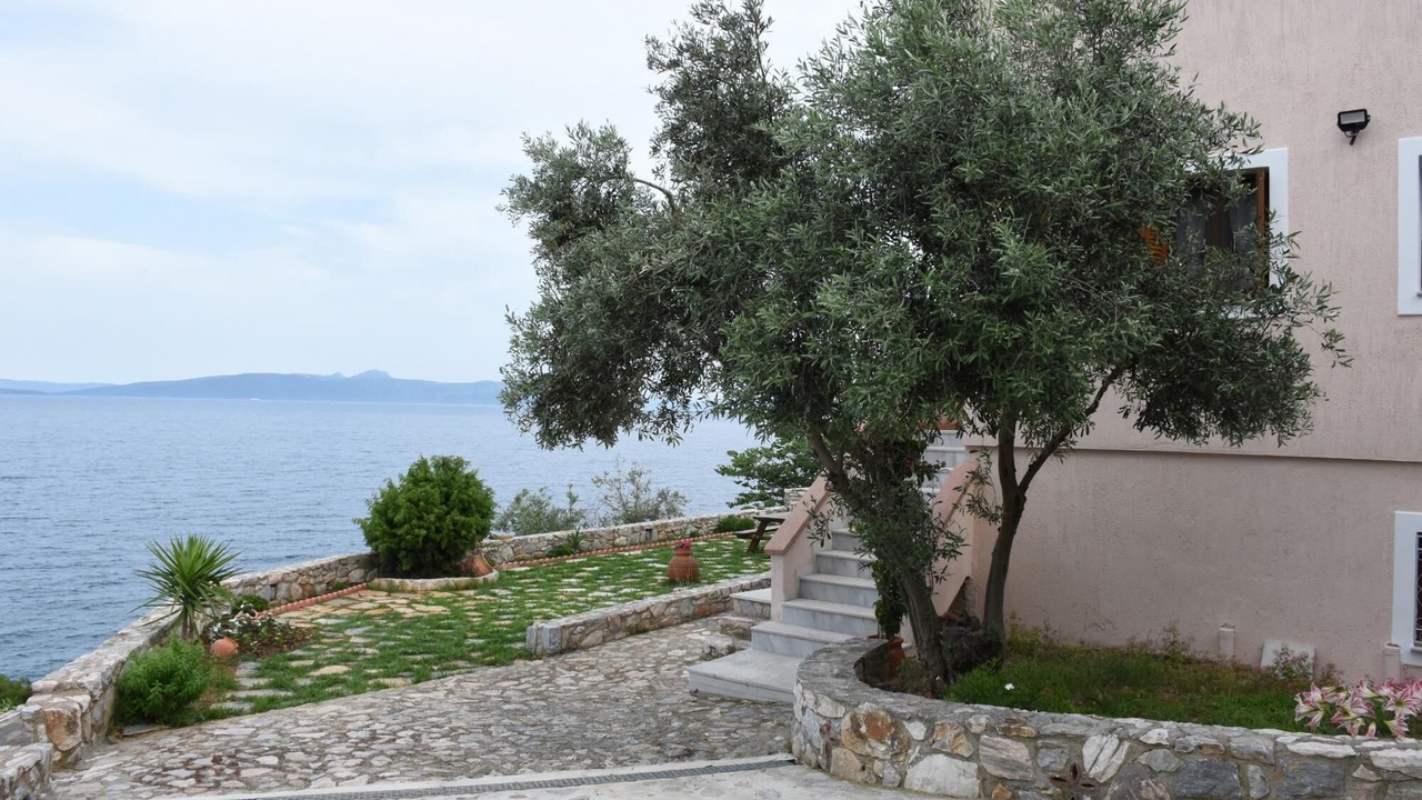 Photo of Outdoor in Sourpi