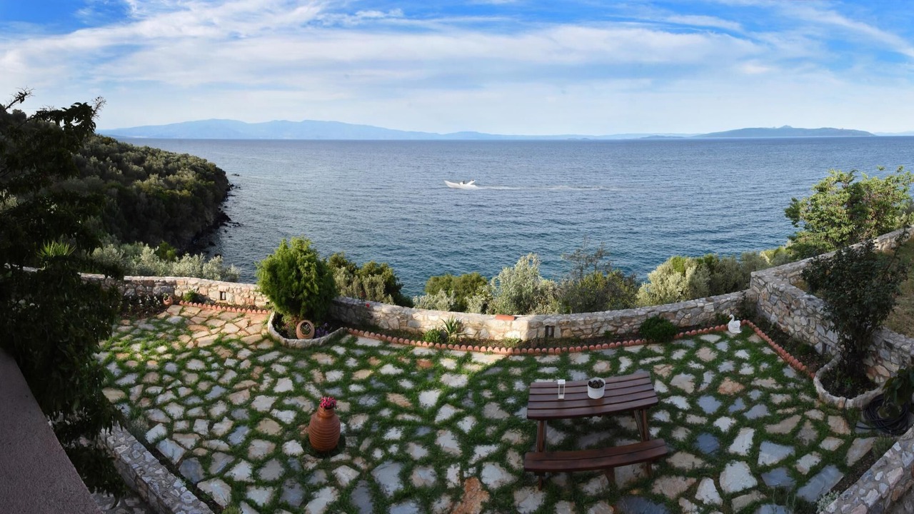 Photo of Outdoor in Sourpi