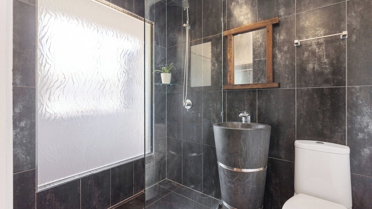 Photo of Bathroom in Urangan