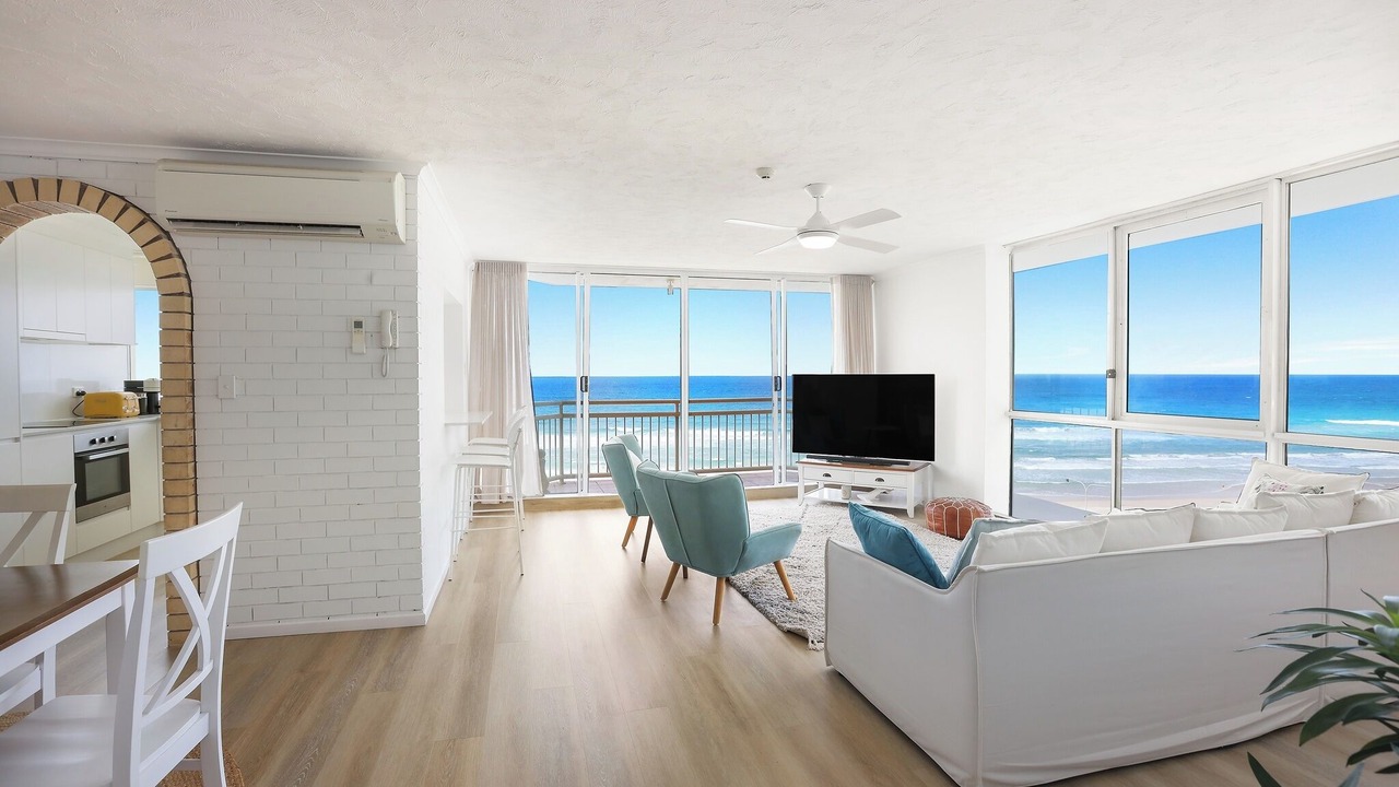 Photo of Livingroom in Main Beach