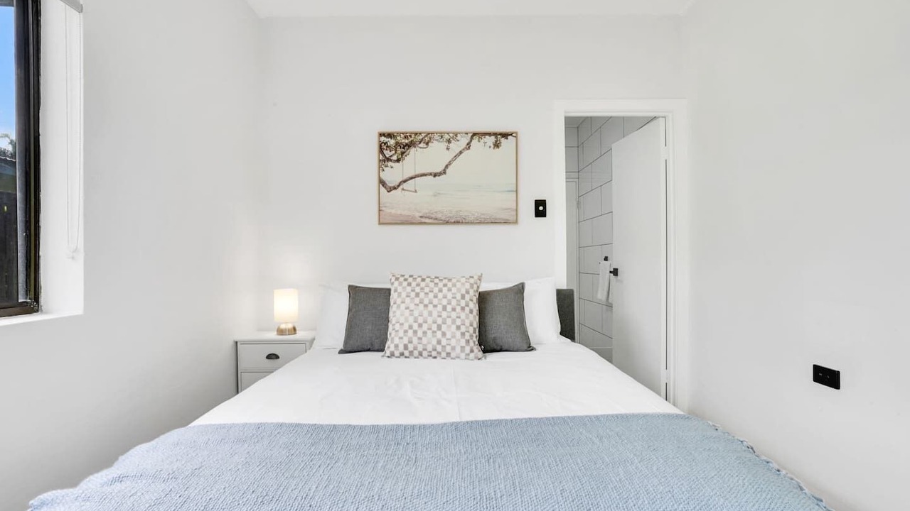 Photo of Bedroom in Trinity Beach