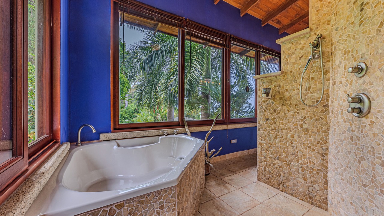 Photo of Bathroom in Dominical