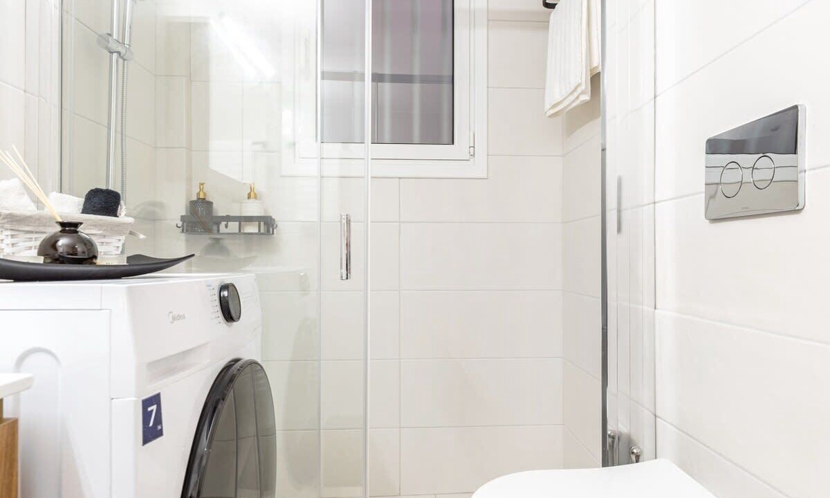Photo of Bathroom in Metaxourgio