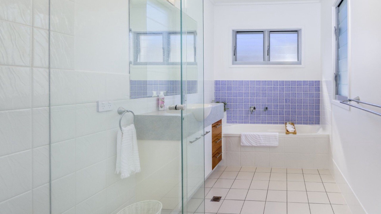 Photo of Bathroom in Sandstone Point