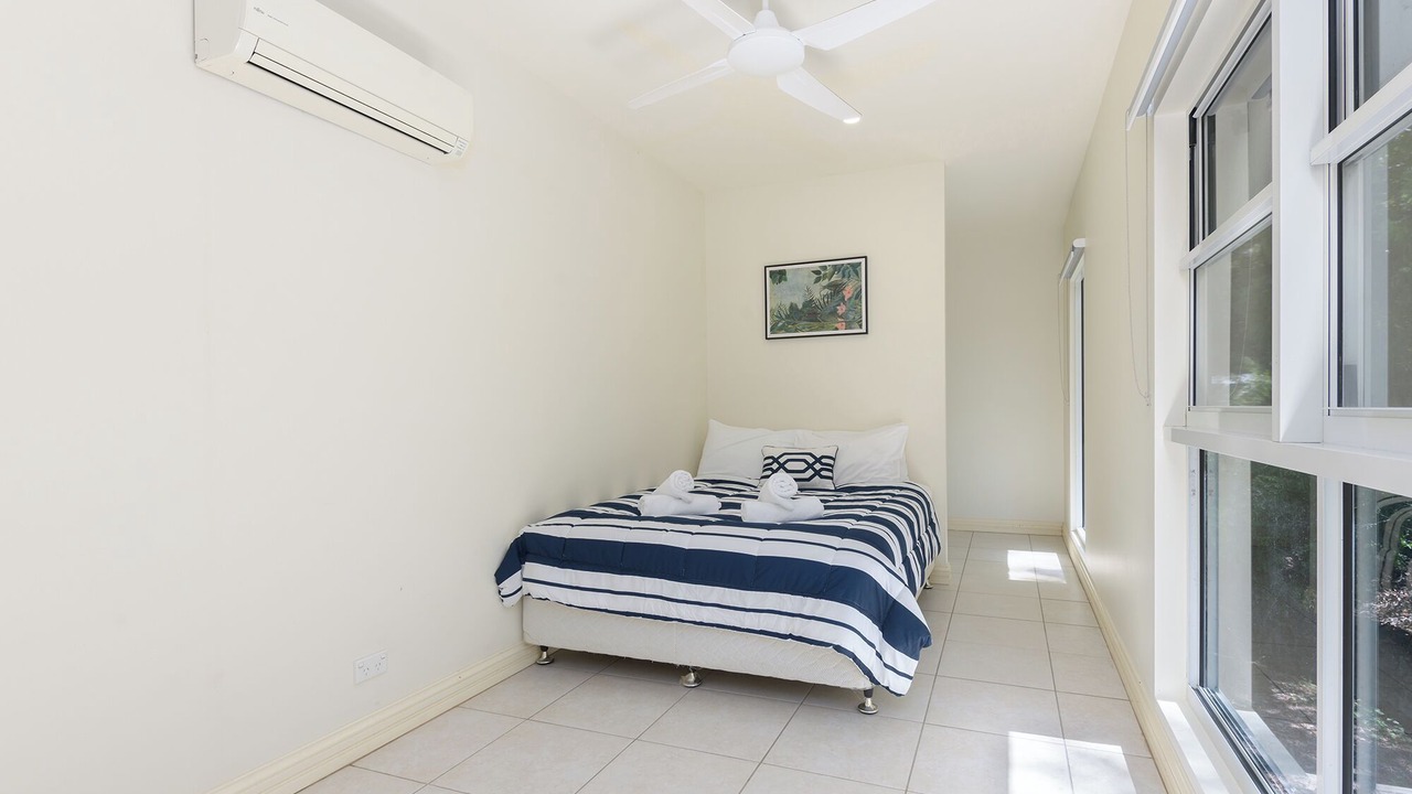 Photo of Bedroom in Oak Beach