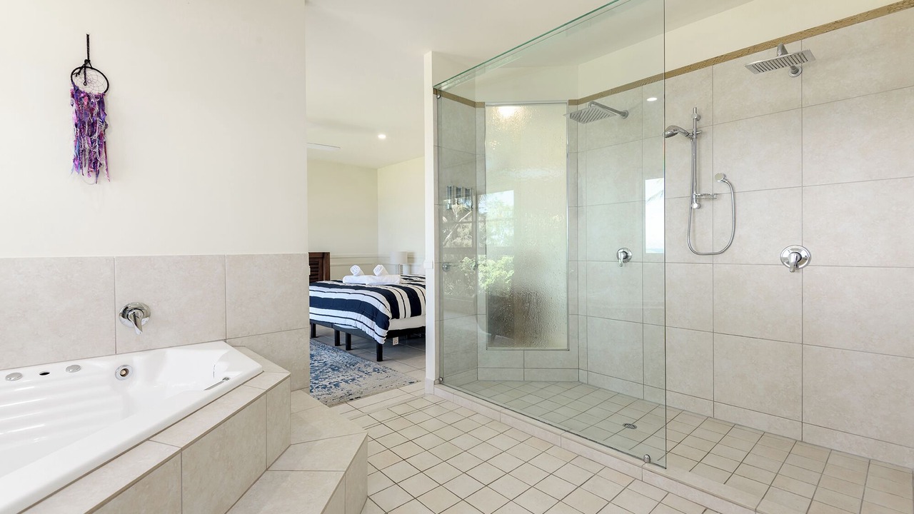 Photo of Bathroom in Oak Beach