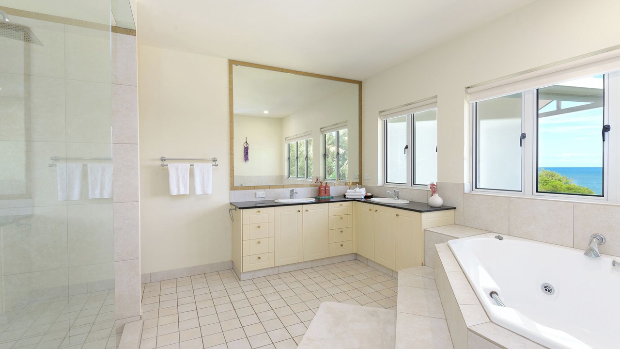 Photo of Bathroom in Oak Beach