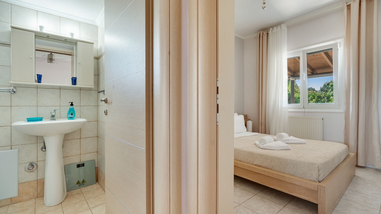 Photo of Bathroom in Mytikas