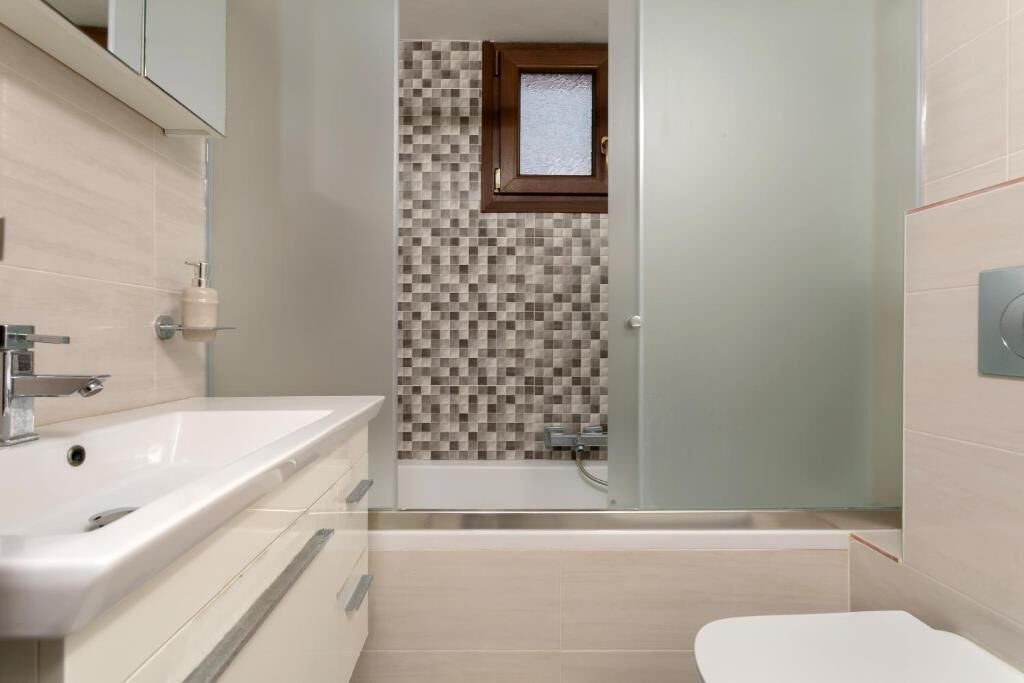 Photo of Bathroom in Elation