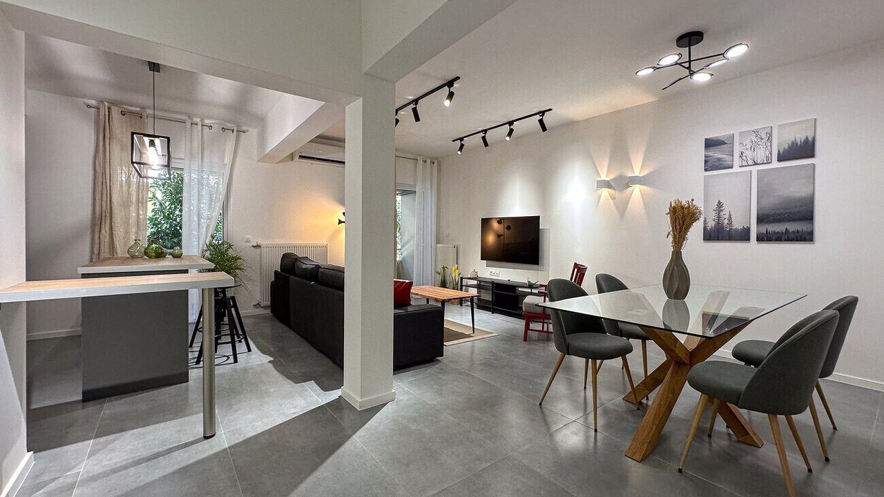 Photo of Livingroom in Ilisia
