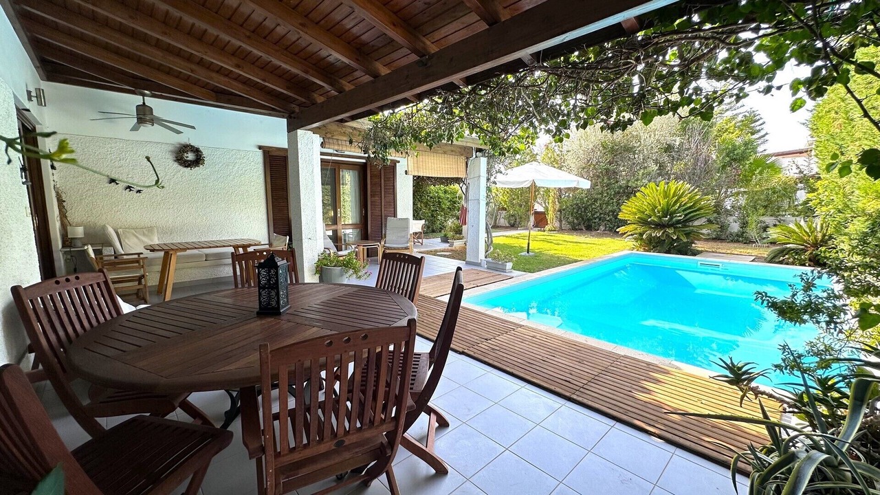 Photo of Outdoor in Plepi