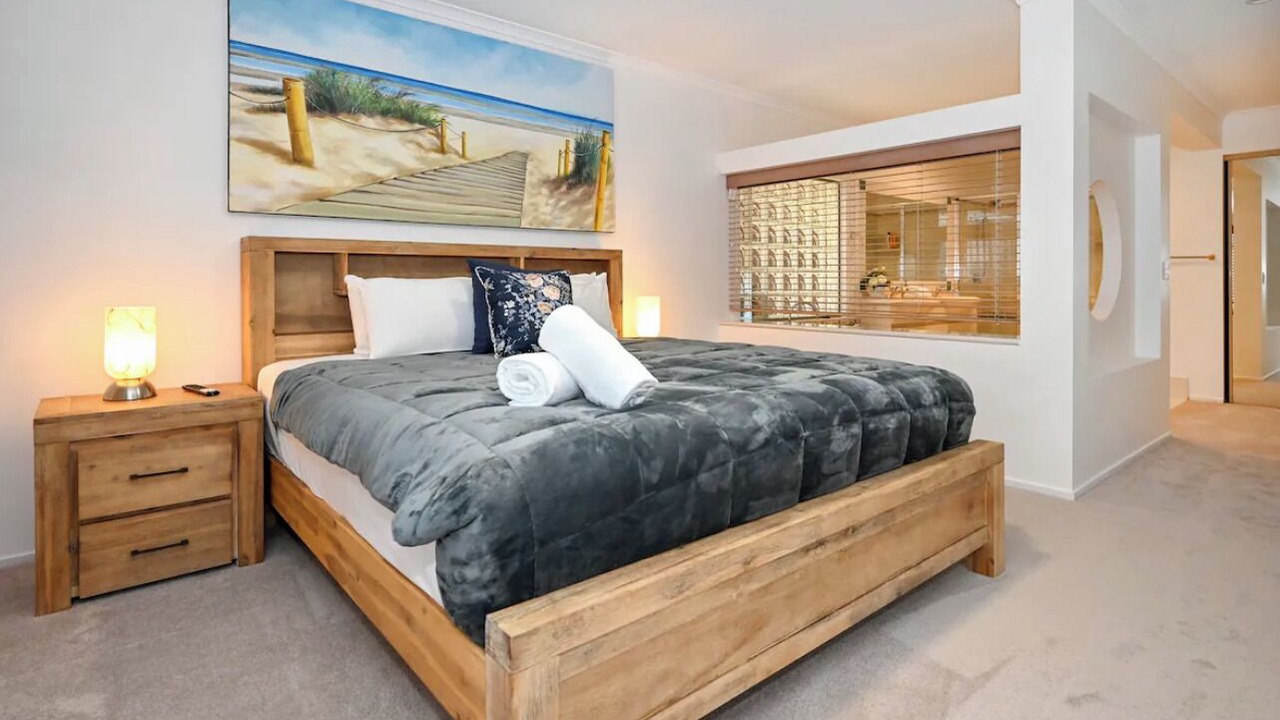 Photo of Bedroom in Golden Beach