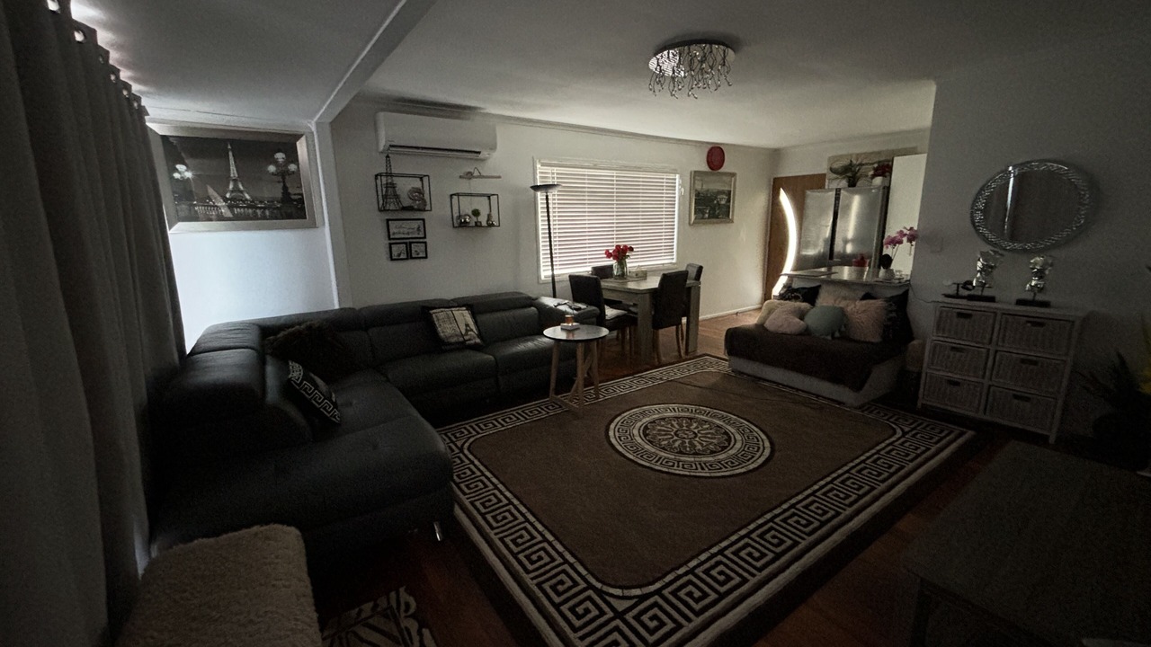 Photo of Livingroom in Woodridge