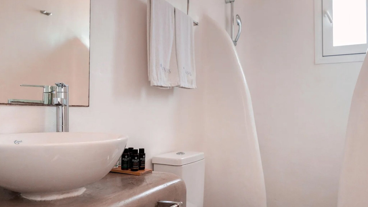 Photo of Bathroom in Elia