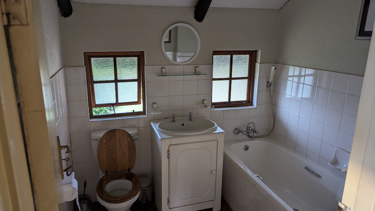 Photo of Bathroom in Cathkin Park