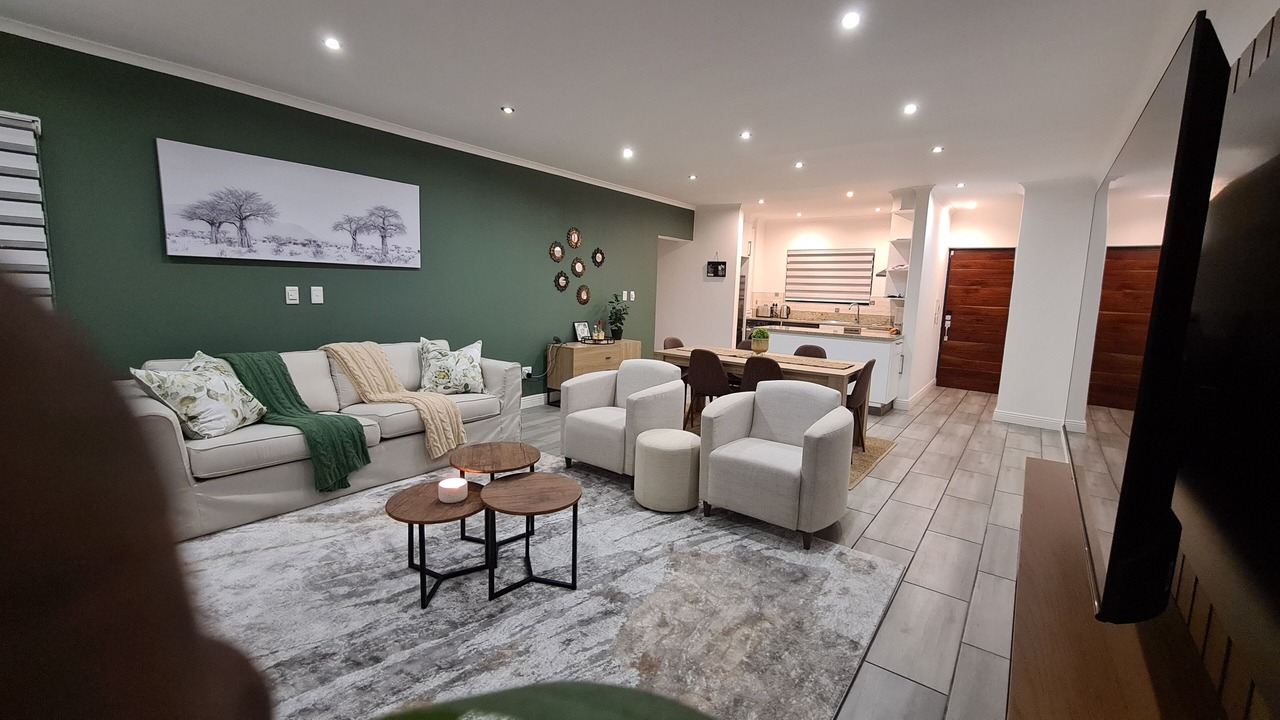Photo of Livingroom in Greater Johannesburg Metropolitan Area