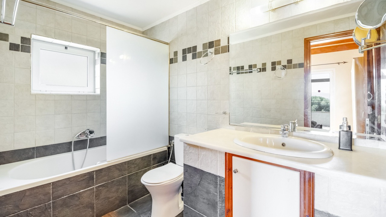 Photo of Bathroom in Katomerion