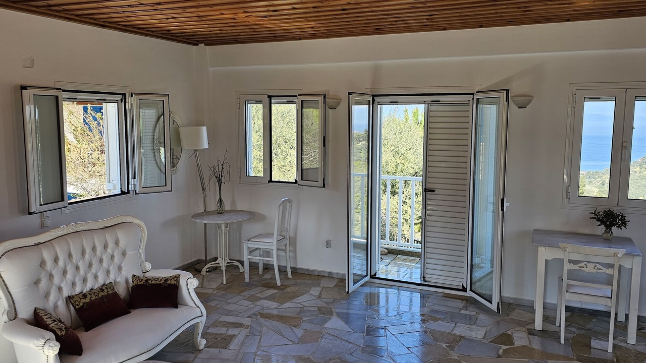 Photo of Livingroom in Egira