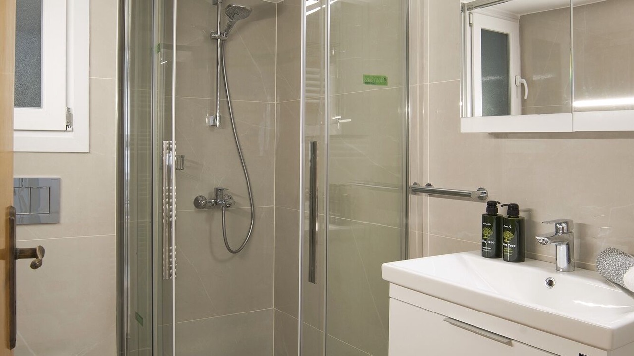 Photo of Bathroom in Argyroupoli