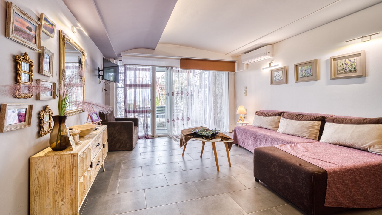 Photo of Livingroom in Kamena Vourla